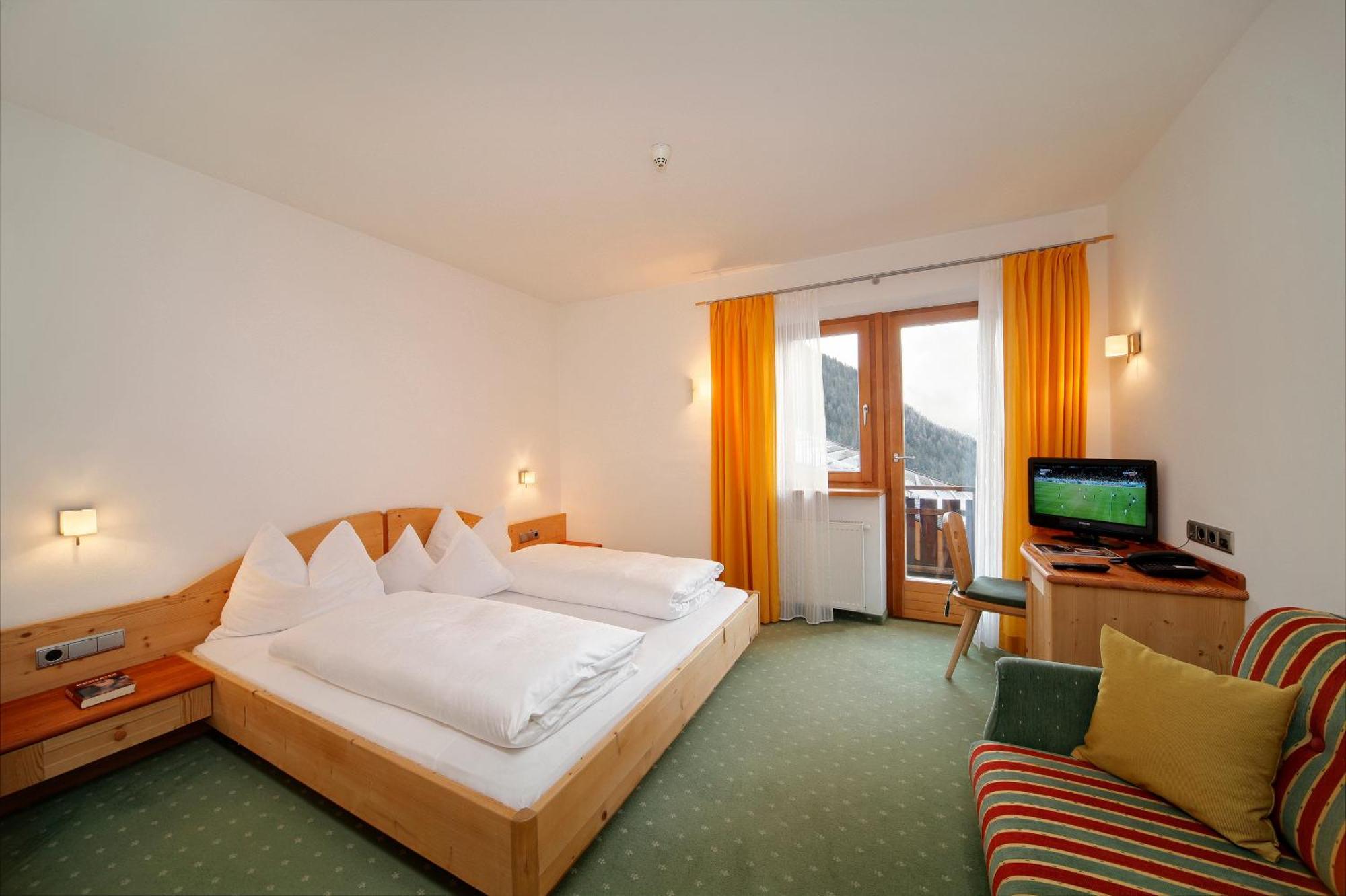Hotel Ultnerhof Santa Gertrude Ngoại thất bức ảnh